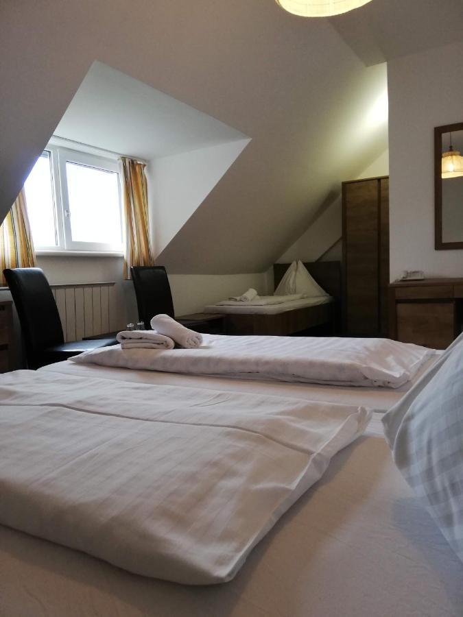 Hotel Familia Zamárdi Eksteriør bilde