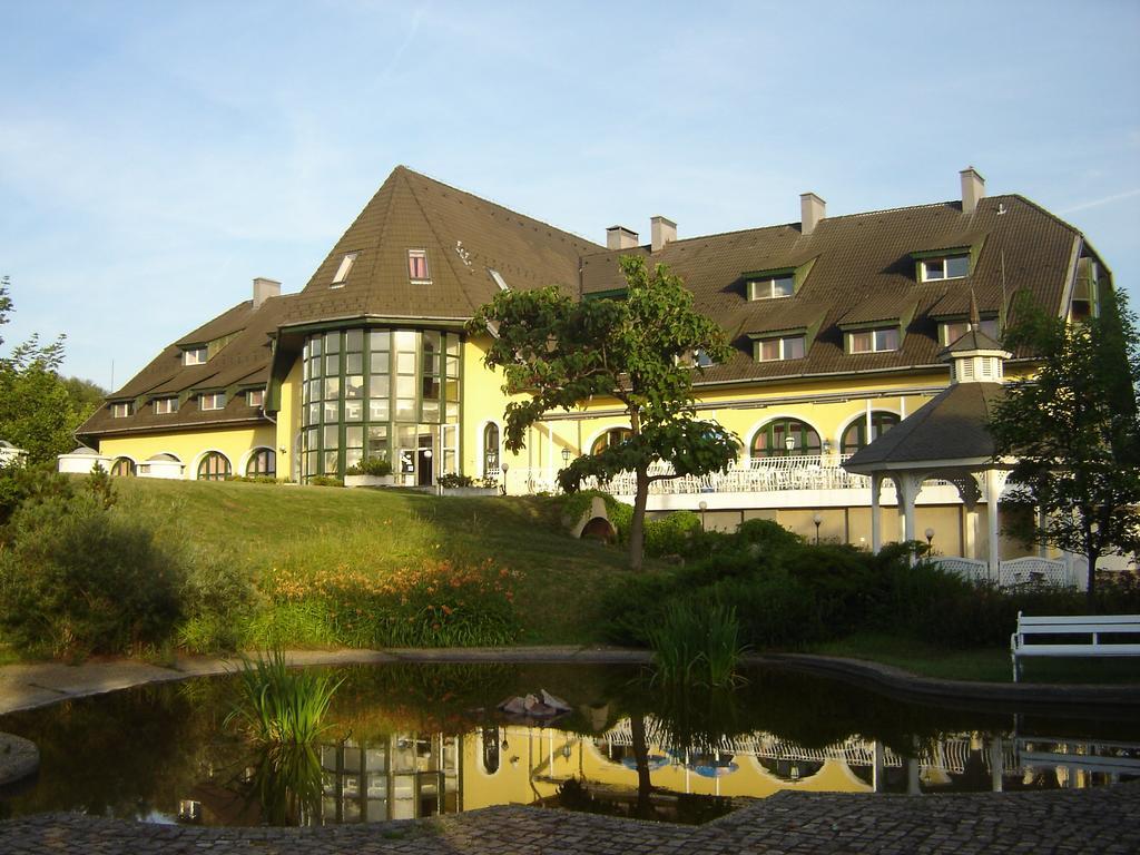 Hotel Familia Zamárdi Eksteriør bilde